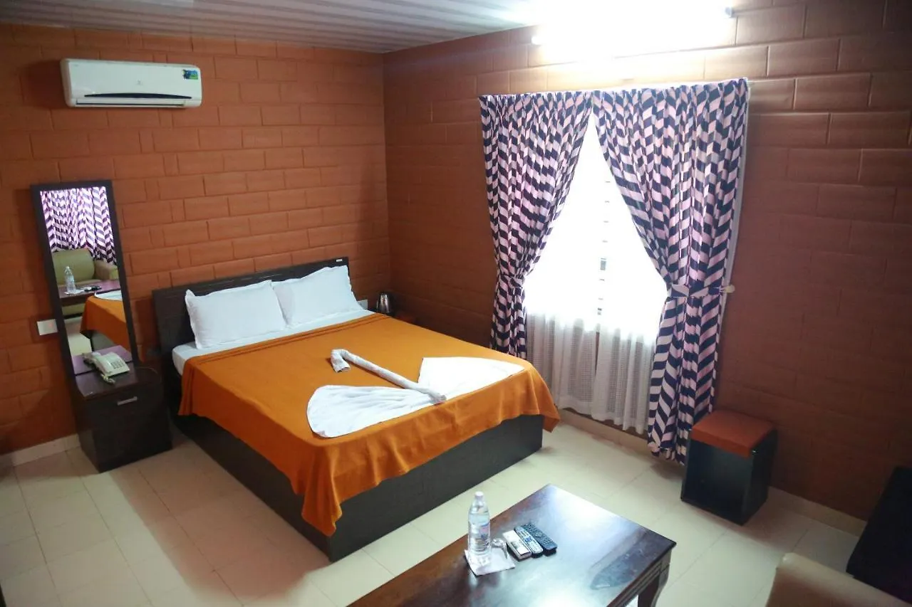 Kandamkulathy Ayursoukhyam Ayurvedic Village Athirappilly Resort